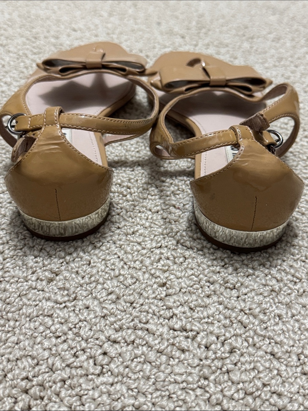 Miu Miu Nude/Tan Patent Leather Bow Thong Sandals - Picture 9 of 16